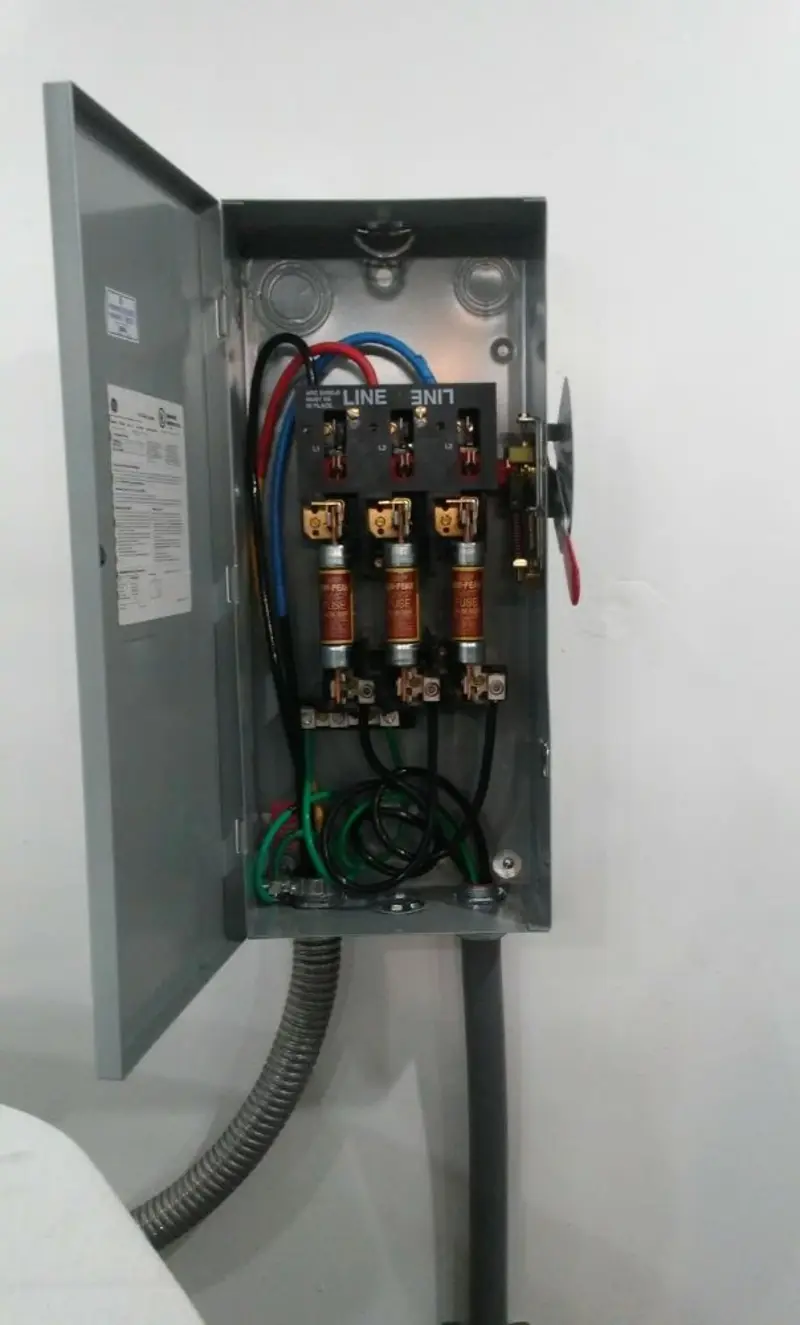 Three-phase disconnect switch installed for Smoke Detector Installation in South Londonderry